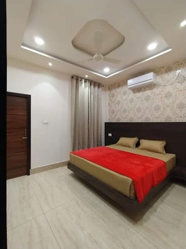 Bedroom 2, MI Rooms, Hoshiarpur