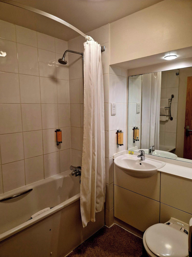 Bathroom 5, Charter Hotel Bournemouth, Bournemouth