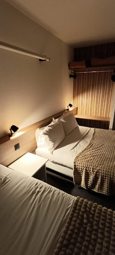 Bedroom 3, Hôtel du Rocher, Hérault