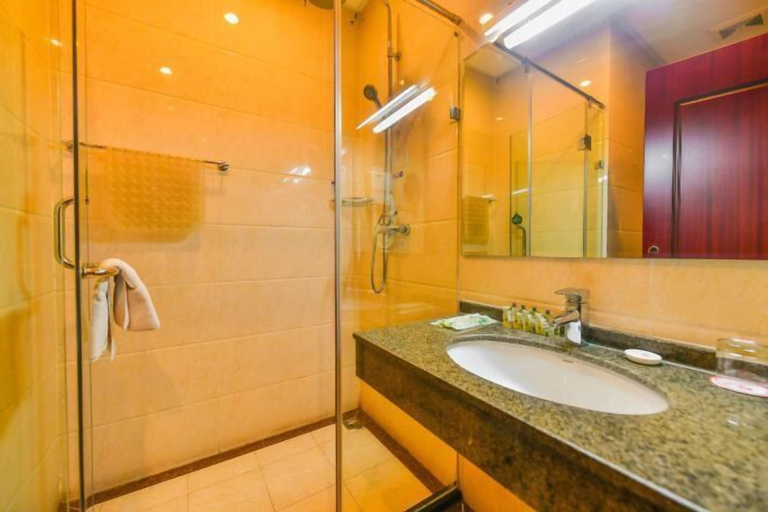 Bathroom, Linhai Business Hostel, Tangshan
