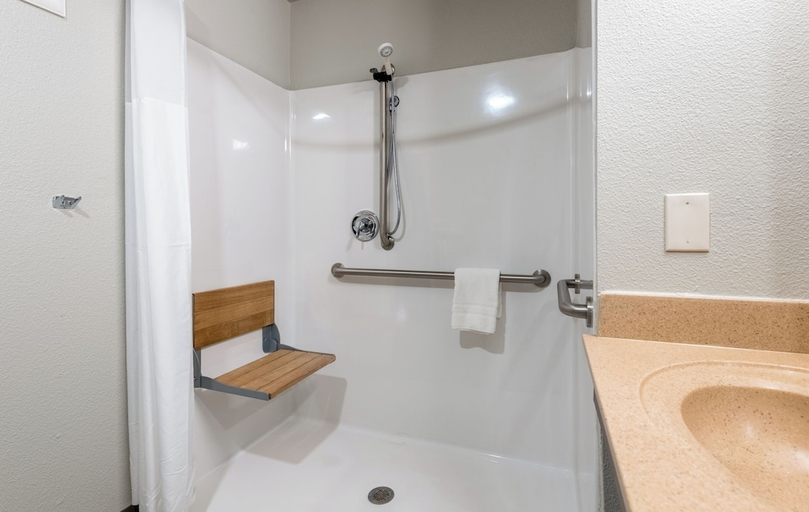 Bathroom 5, My Place Hotel - Hurricane UT, Washington
