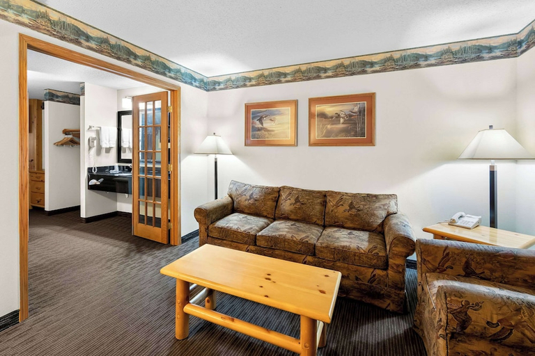 Others 3, Quality Inn Ladysmith, Rusk