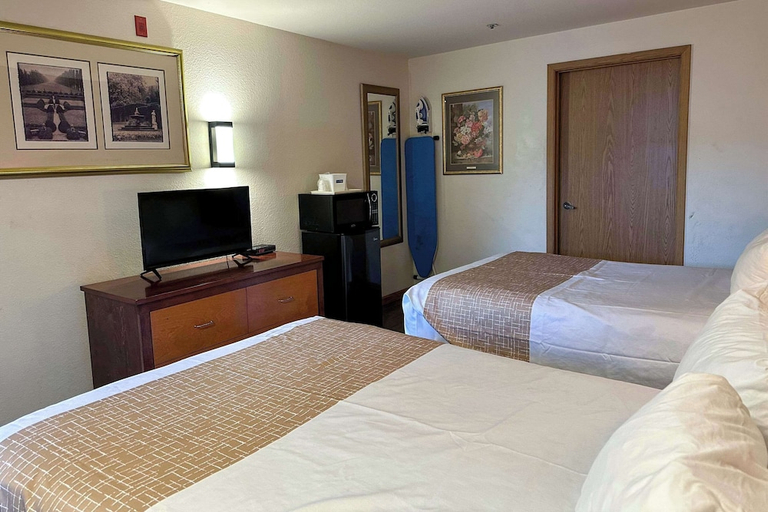 Bedroom 2, Econo Lodge Edmonds North Seattle, Snohomish