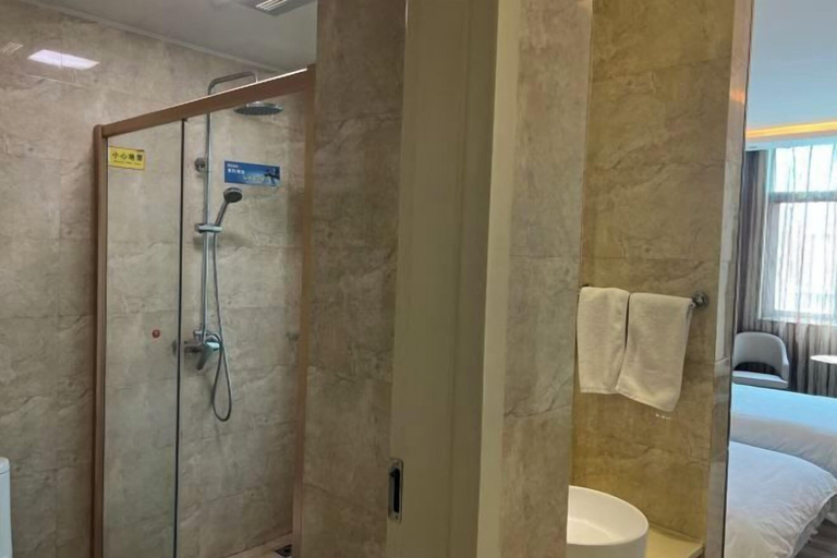 Bathroom 4, Yuxi Zhuoran Xinzhuang Hotel, Yuxi