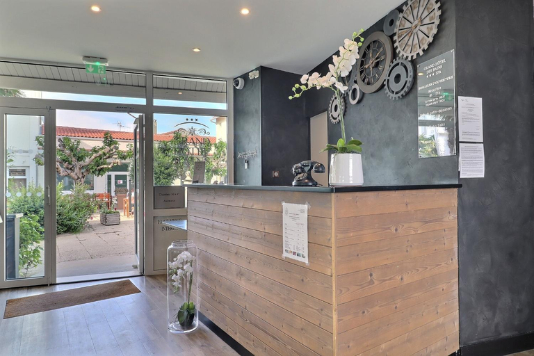 Public Area 2, Grand Hotel des Bains SPA, Charente-Maritime