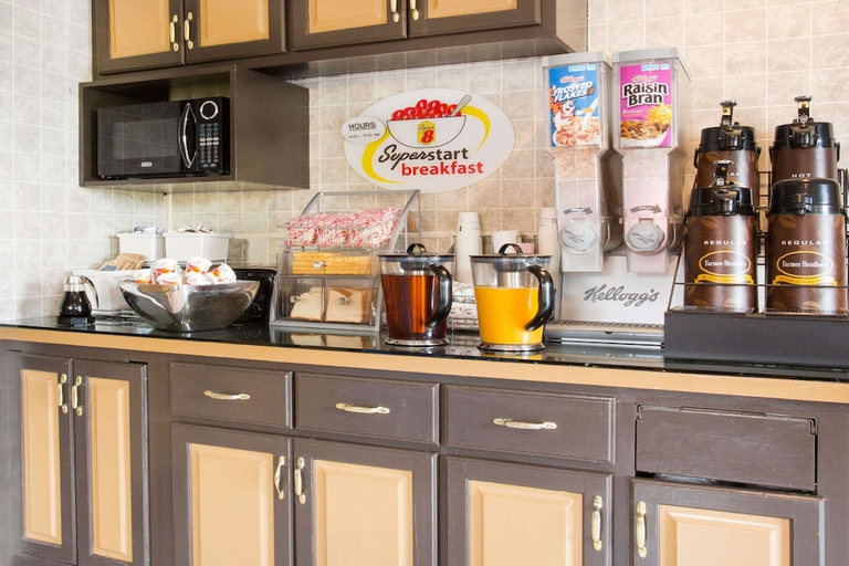 Food & Drinks, Super 8 by Wyndham Lexington VA, Rockbridge