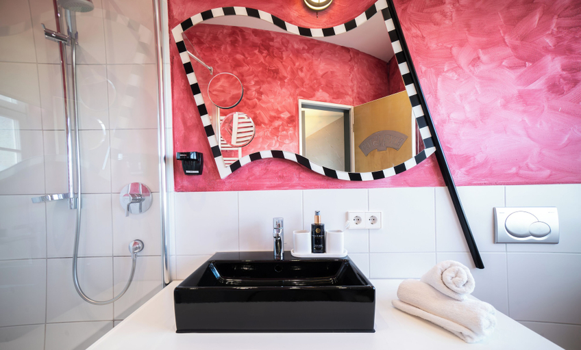 Bathroom 3, Motorworld Inn Hotel Böblingen, Böblingen