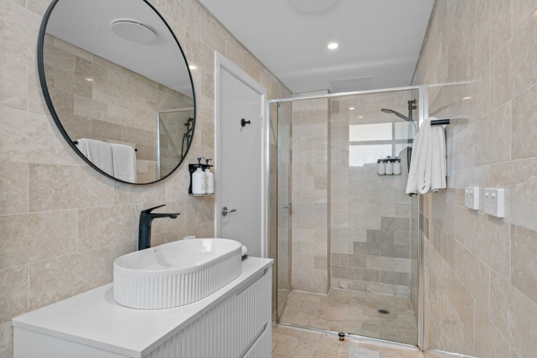 Bathroom 5, Silkari Mirage Newport, Pittwater