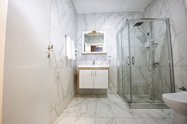 Bathroom 5, Taksim Leon's Hotel Cafe & Spa, Beyoğlu