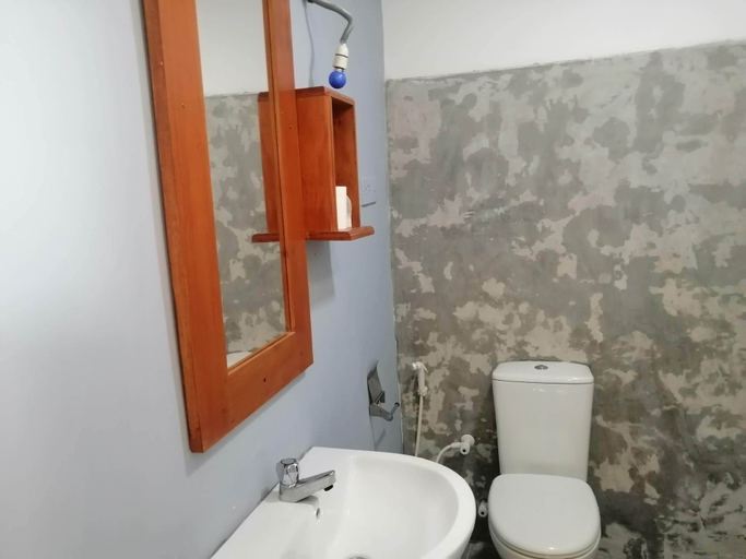 Bathroom 3, Sithila Villa, Dehiwala-Mount Lavinia