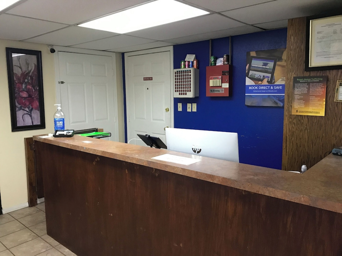 Reception, Motel 6 Ozark, AR, Franklin