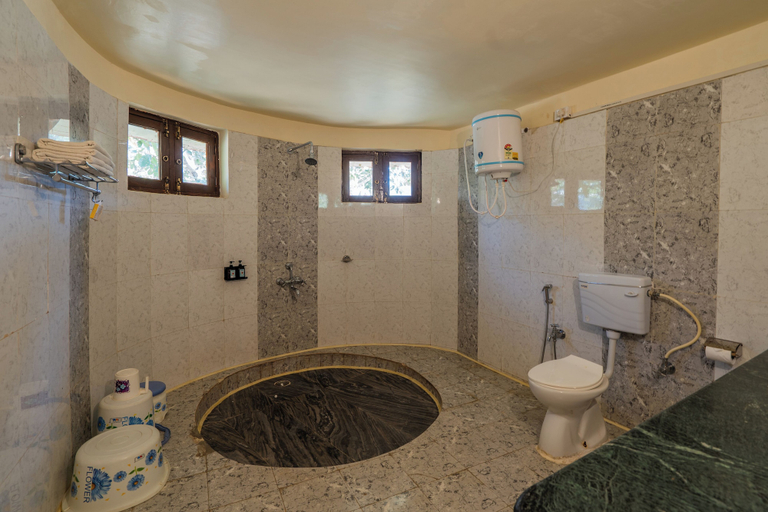 Bathroom 4, Grand Tiger Resort, Balaghat