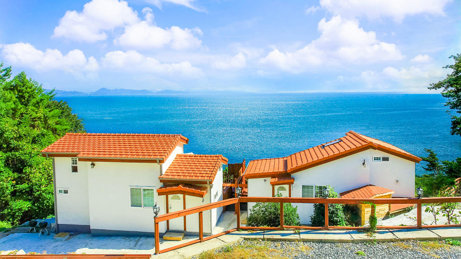 Others 2, Namhae Eunbit Bada Pension, Namhae