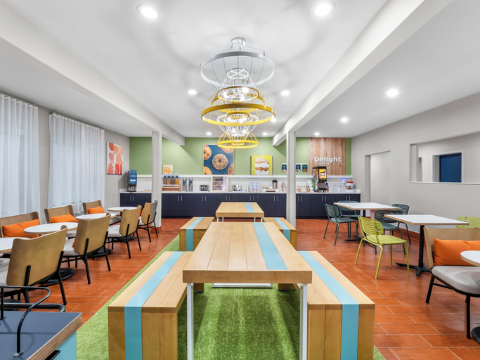 Food & Drinks 5, Spark by Hilton Ann Arbor South, Washtenaw