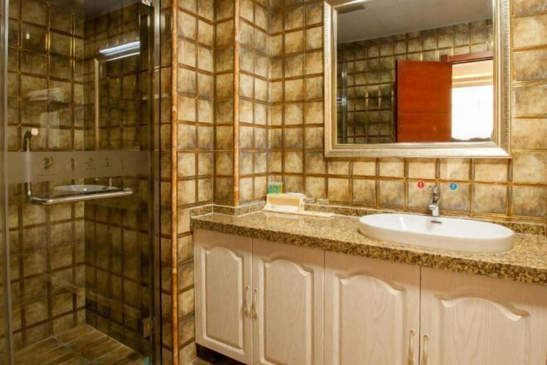Bathroom 3, Di Jing Hotel, Xilin Gol