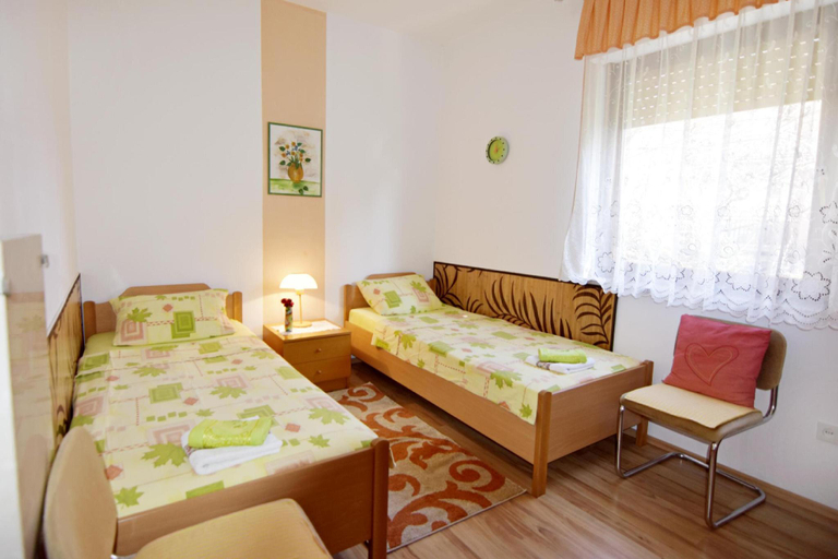Bedroom 2, Spacious apartment with parking, Umag