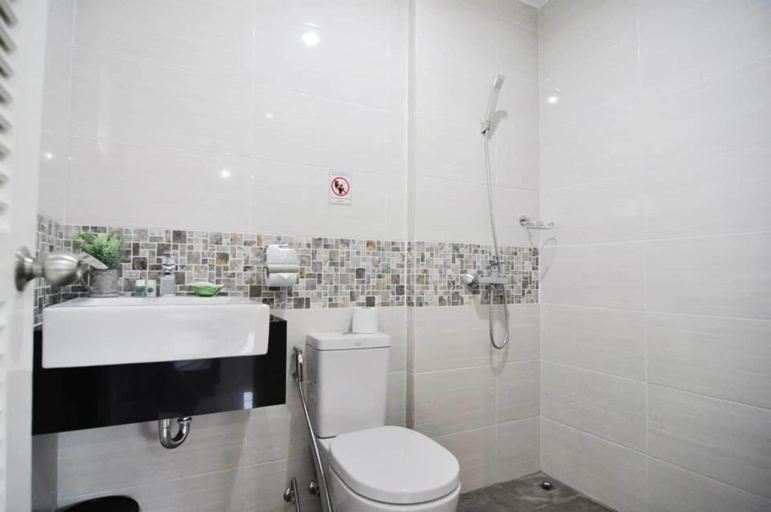 Bathroom 4, Khao Rang Place, Phuket Island