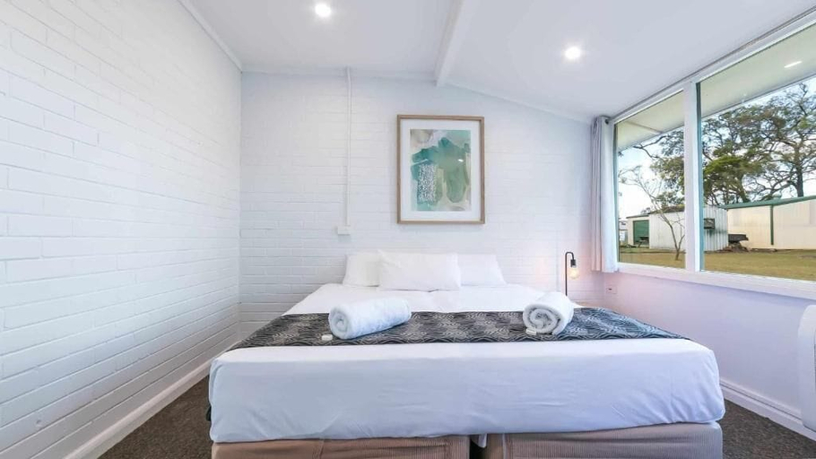Bedroom 4, Tahmoor Inn, Wollondilly