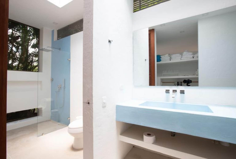 Room 2, w Amazing 4BR Villa w Pool at Mesa de Yeguas, Anapoima