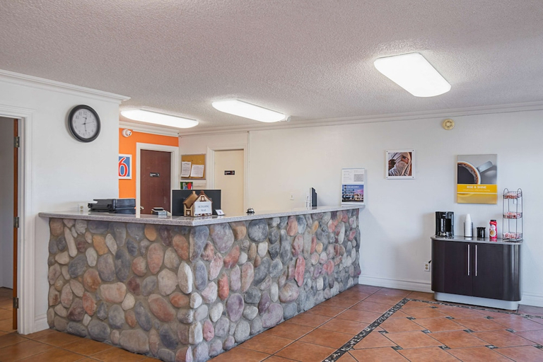 Public Area 2, Motel 6 Safford, AZ, Graham
