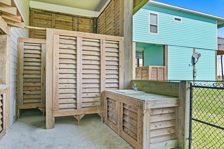 Property grounds 3, Salt Proof 3 Bedroom Home, Galveston