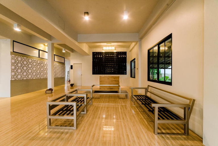 Public Area 2, Royce Boutique Betong, Batong