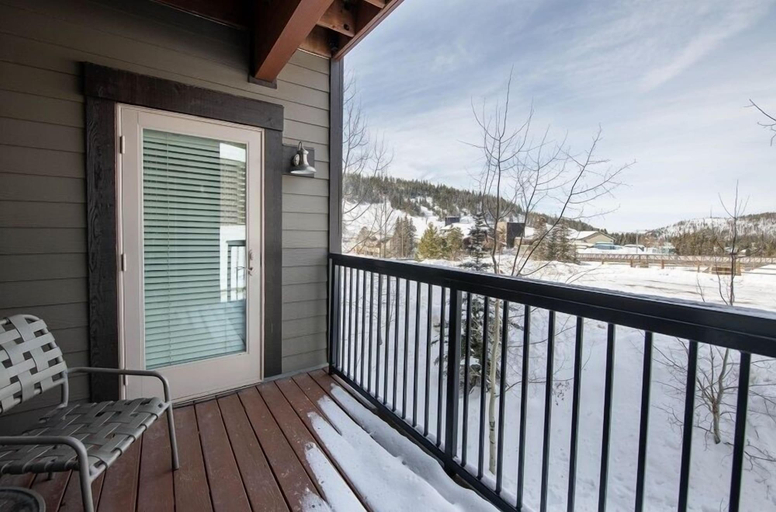 Property grounds 2, Winter Park Resort Lodging - Fraser Crossing Condos, Grand
