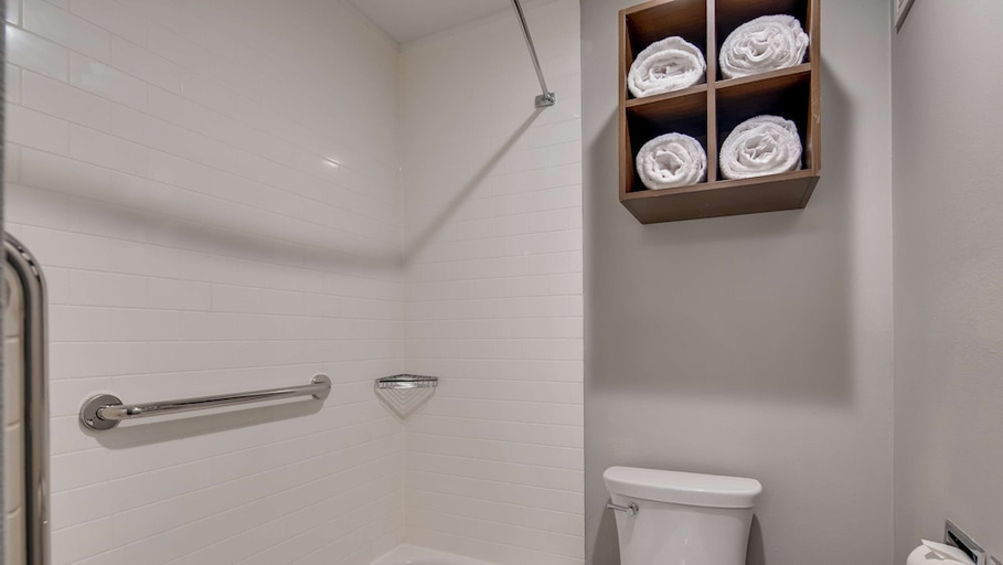 Bathroom 4, Best Western Huntsville, Madison