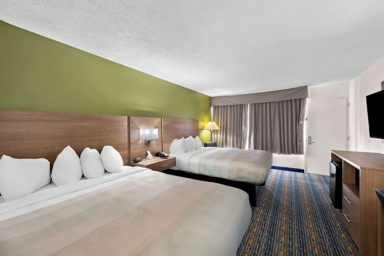 Bedroom 3, Quality Inn Luray, Page