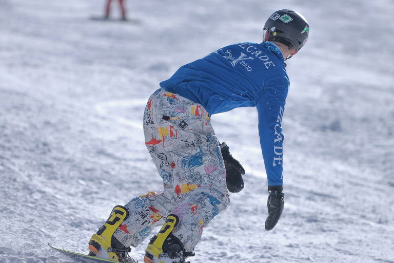 Snowboarding 4, Rifugio Colere 1600 by Cloud 7, Bergamo