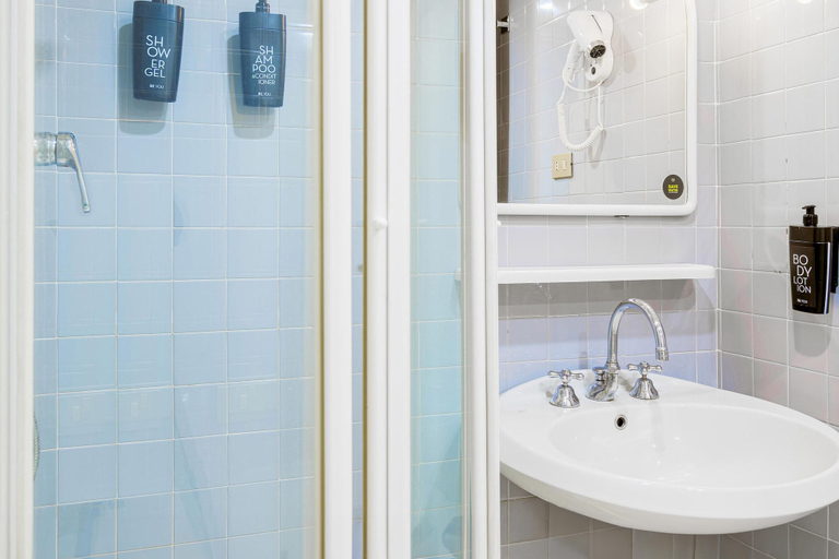Bathroom 5, B&B HOTEL Fabriano Janus, Ancona