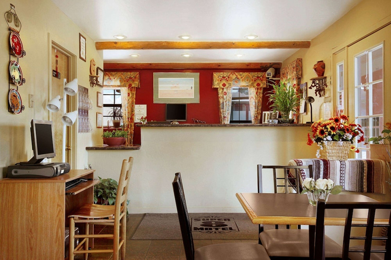 Public Area, Super 8 by Wyndham Payson, Gila