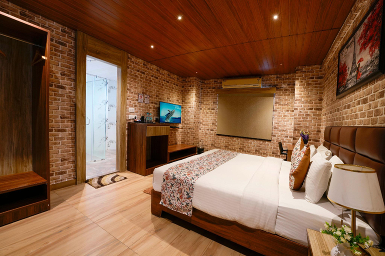 Bedroom 2, Hotel Nevesa Mahadevapura, Bangalore