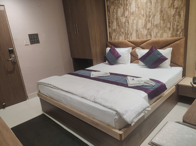 Room 2, HOTEL DEVBHOOMI INN, Deoghar