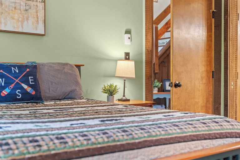 Bedroom 3, Boulder Pointe by Avantstay Deck & Forest Views, Boulder Lake Club Passes, Carbon