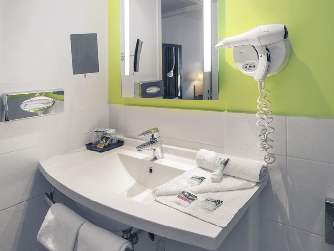 Bathroom 5, Hotel Mercure Thionville Centre Porte du Luxembourg, Moselle
