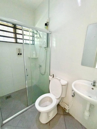 Bathroom 3, Tropical Livings Meru Ipoh Homestay, Kinta