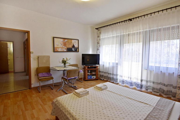 Bedroom 4, Spacious apartment with parking, Umag