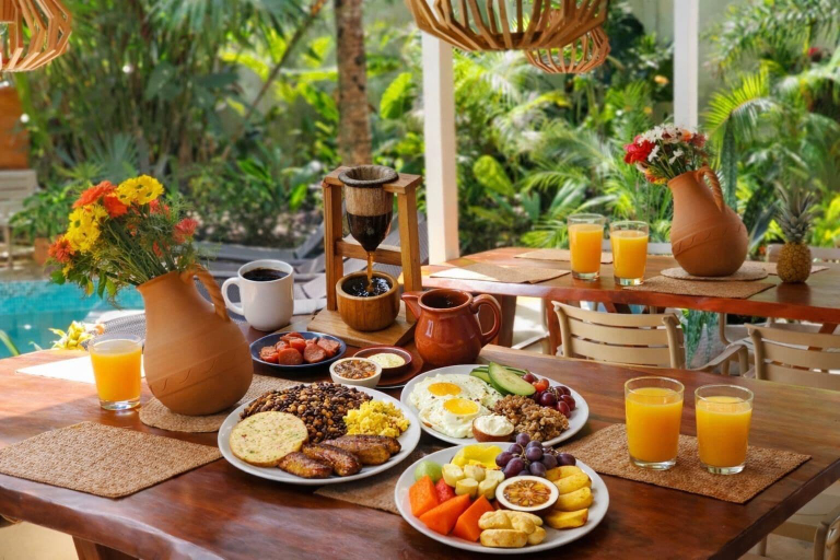 Outdoor dining, Sanctuary PuertoViejo, Talamanca