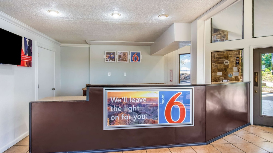 Public Area 3, Motel 6 Hot Springs, AR, Garland