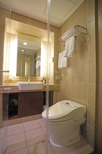 Bathroom 4, Sunshine Hotel, Dong