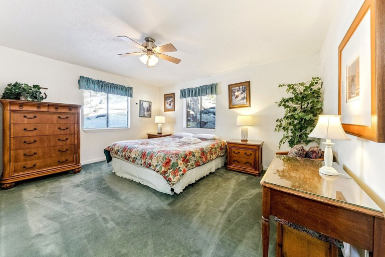 Room 3, 4192 Saddle Road 5 Bedroom Home by RedAwning, El Dorado