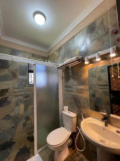Bathroom 4, Mawimbi Jiko Hotel Taveta, Taveta