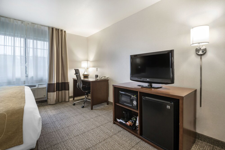 Bedroom 3, Comfort Suites at Par 4 Resort, Waupaca