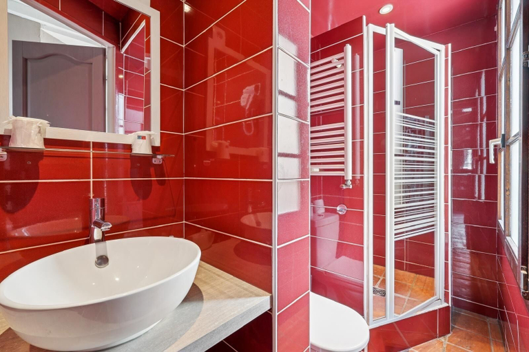 Bathroom 5, Hotel de Nesle, Paris