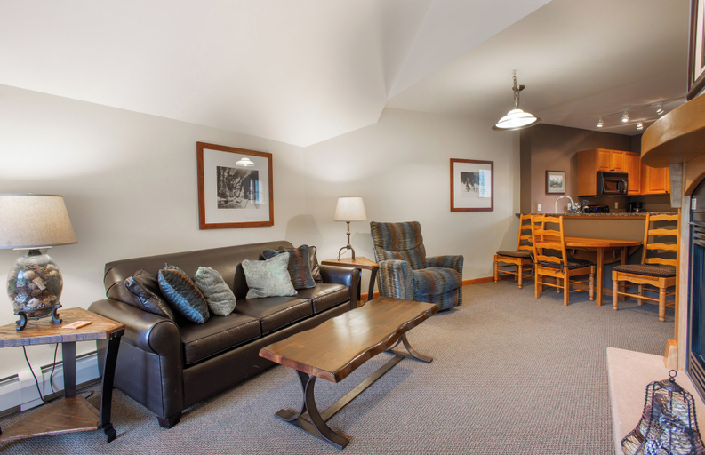 Living area 4, Winter Park Resort Lodging - Zephyr Mountain Condos, Grand
