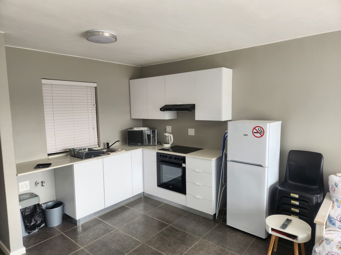 Private kitchen, Holiday Apartments - Millennial Arch, West Coast