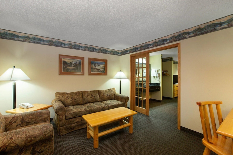 Others 5, Quality Inn Ladysmith, Rusk