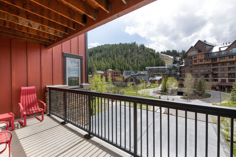 Property grounds 4, Winter Park Resort Lodging - Fraser Crossing Condos, Grand