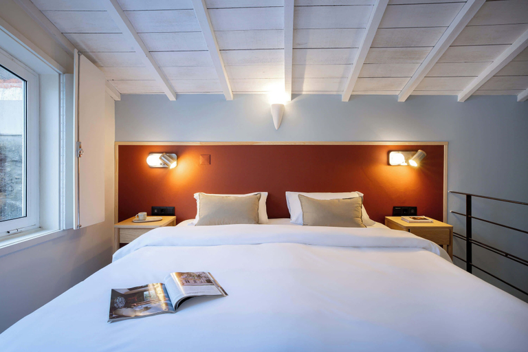 Room 3, Fine Arts ATELIERS by Olala Homes, Porto